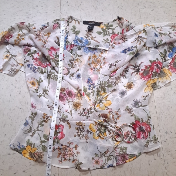 Forever 21 | White colorful flower ruffled cardigan blouse - Picture 7 of 8